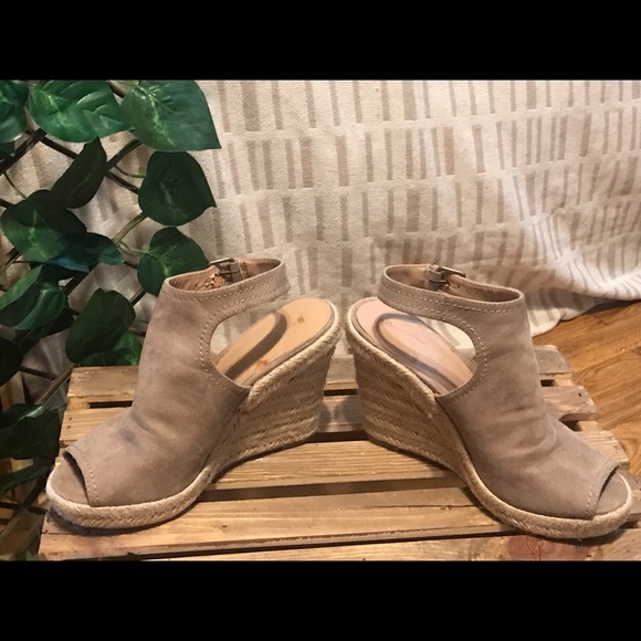 Taupe heeled Espadrilles size 8 1/2 W - Picture 3 of 9